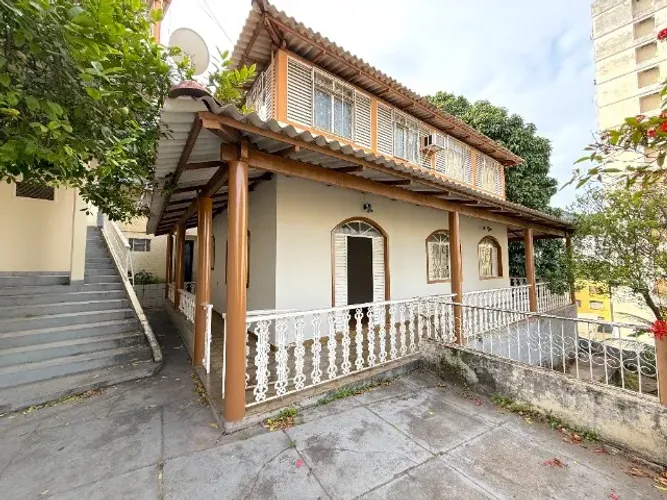 Vendo Casa Duplex em Santa Clara (Centro) com 887m² de Terreno e 3 Vagas - R$ 1.150.000,00