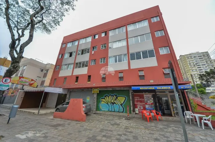 Ponto comercial/Loja/Box para venda tem 53 metros quadrados em Centro - Curitiba - PR