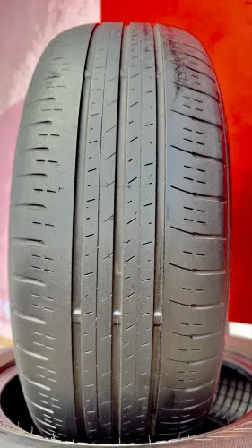 Pneus 185/60/15. R$160,00 CADA. 
