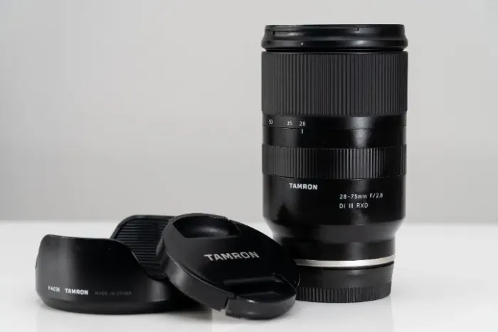 Tamron 28-75mm f/2.8 Di III RXD - muito nova