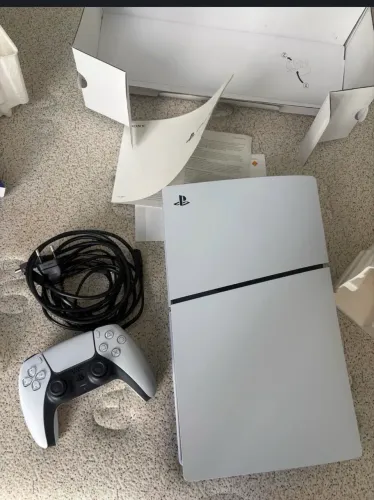 PS5 novinho, usado alguns dias e depois ficou guardado na caixa.
