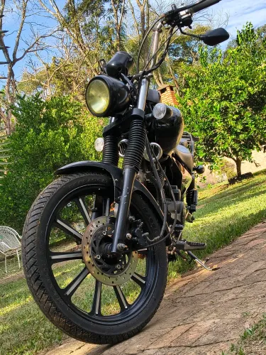 Dafra Kansas 150
