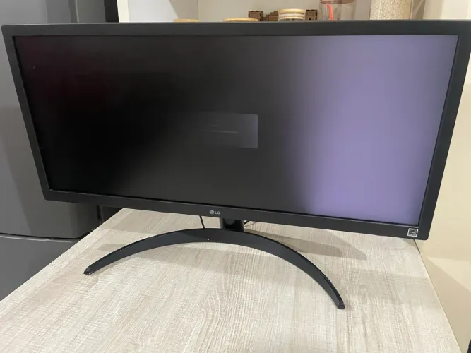 Monitor LG UltraWide 29" (Com Defeito na Tela)