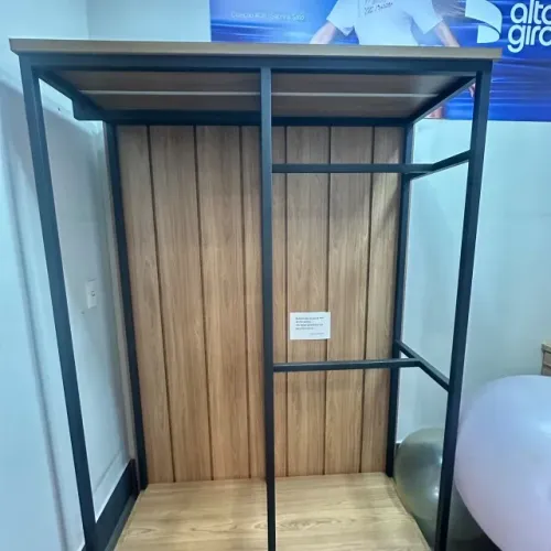 ARARA DE ROUPAS