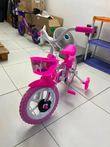 BICICLETA INFANTIL COM RODINHA