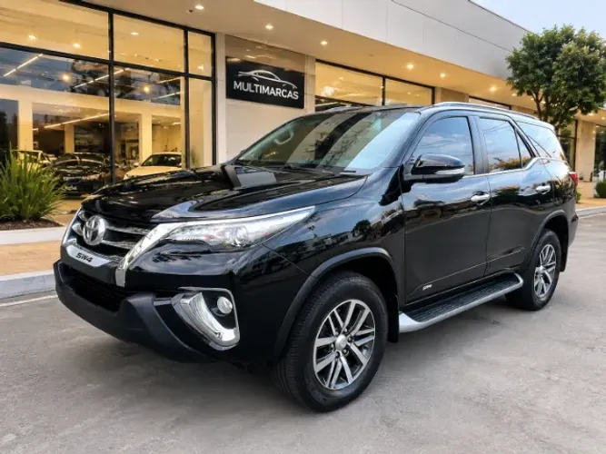 Toyota Hilux SW4 SRX 4X4 2.8 TDI 16V Dies. Aut. 2016