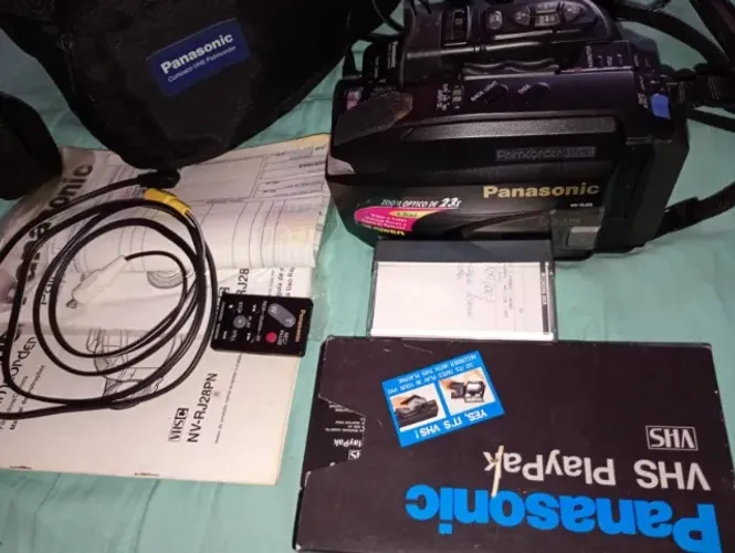 Filmadora VHS retrô Panasonic RJ28 com mochila,controle,manual e NF da época