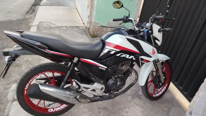 Vendo ou troco Titan edição especial ano 2021,por uma bros 160 ou xre190