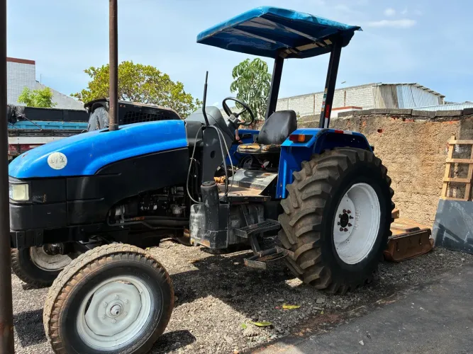 Trator TL 75 ano 2010