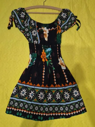 Vestido preto com estampa tamanho P