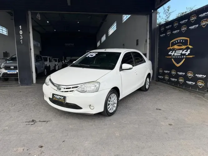 Toyota Etios XLS 1.5 Flex 16V 5P Mec. 2015