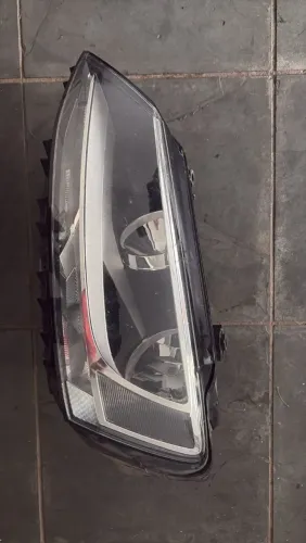Kit Farol original jetta TSI 2011. R$500,00