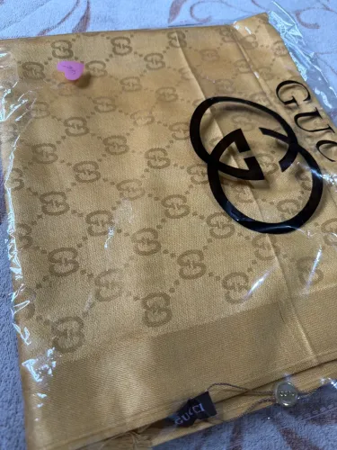 Lenço Gucci amarelo queimado lindo