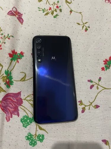 Vendo moto G8 Plus