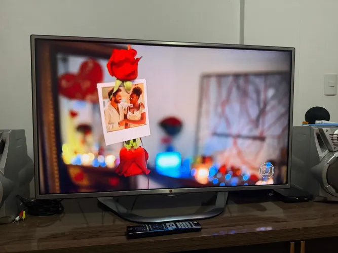 TV Led 42 LG c/ Controle Remoto