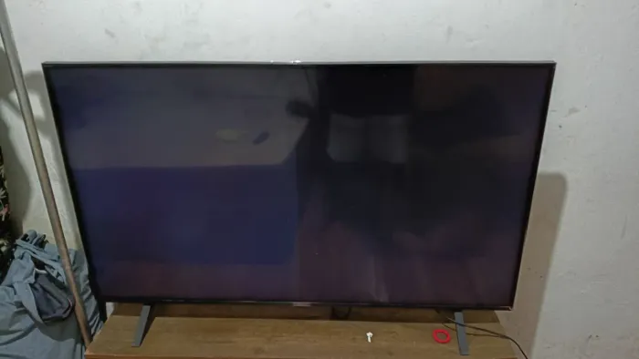 Tv LG 50 polegadas 4k com defeito 800 reais
