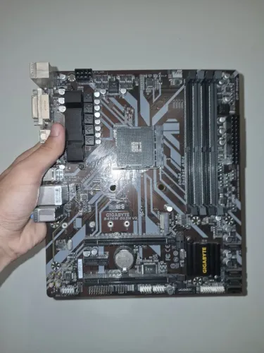 PLACA MÃE GIGABYTE B450M