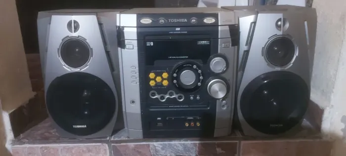 Som completo só rádio e auxiliar 