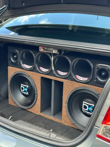 Vendo som automotivo completo tudo bem novinho e top 