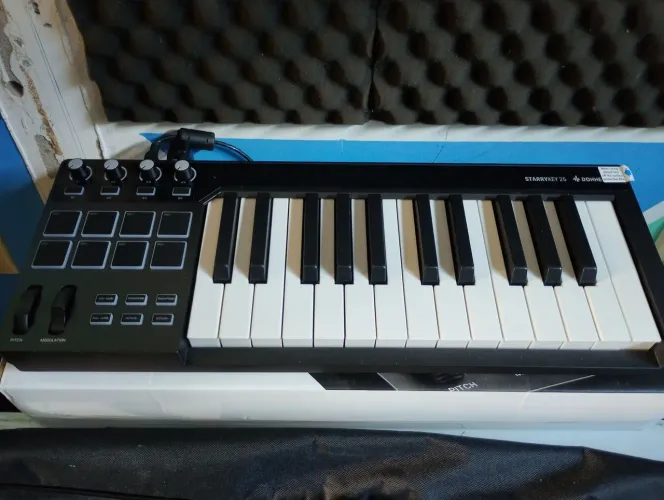 Controlador Donner Sparkeys 25