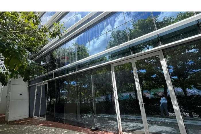 Sua marca na melhor localização do Cocó! Loja de 80m² no Ed. Merit Offices & Mall