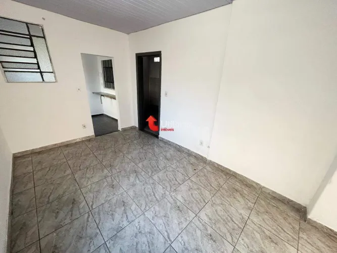 Barracão para aluguel, 2 quartos, Sagrada Família - Belo Horizonte/MG
