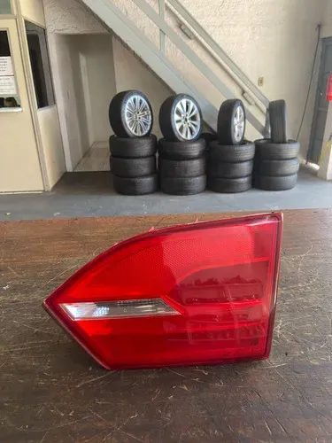 Lanterna Traseira Direito Porta Malas Jetta 2012 Direito Vermelho