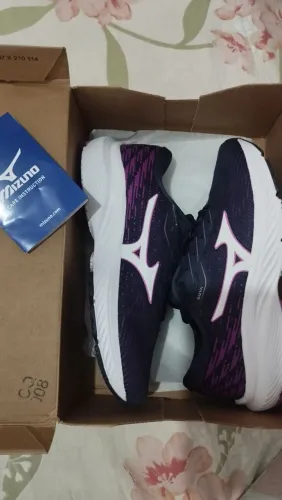 Vendo tênis Mizuno, Novo com nota fiscal