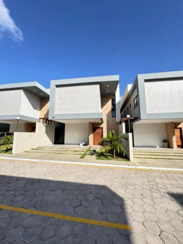 lCasa Duplex em Condomínio fechado