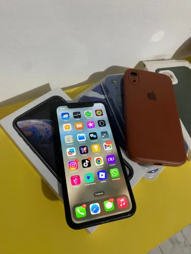 iPhone XR todo original