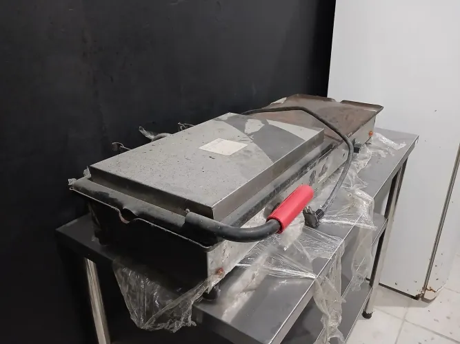 Chapa de lanchonete com prensa 