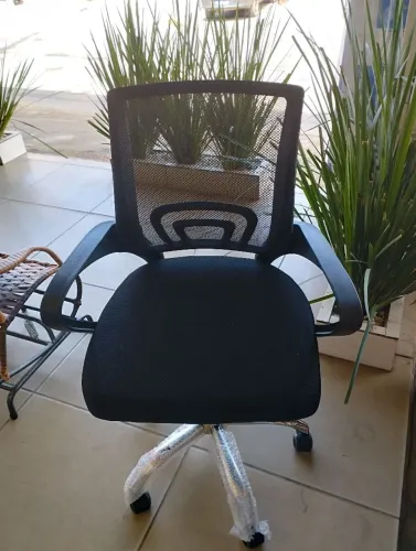 Cadeira de escritório, Giratória, sobe e desce