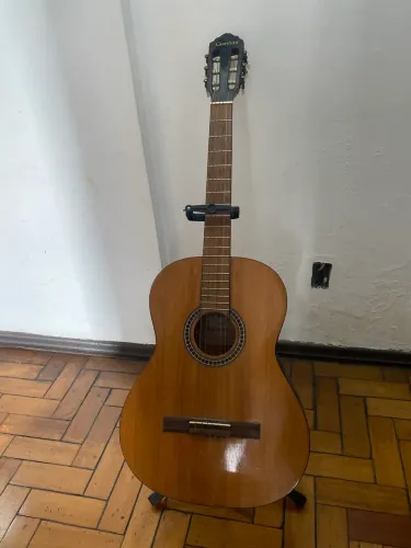 Violão GIANNINI.