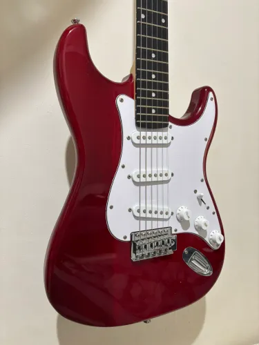 Guitarra Stratocaster Giannini G100 (aceito oferta)