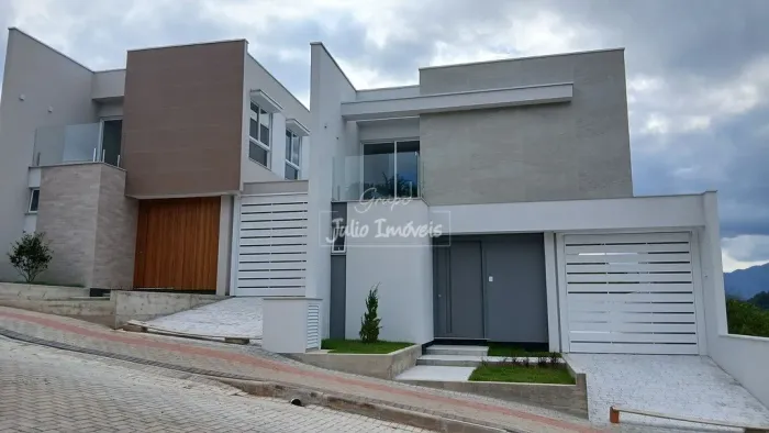 Sobrado Geminado 3 dormitórios Guabiruba sul
