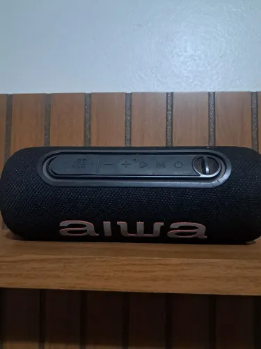 Caixa de som aiwa basa