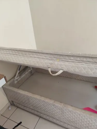 Cama box solteiro, com colchão de molas e cama auxiliar