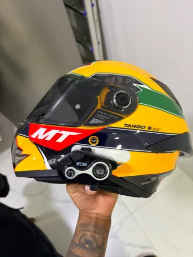 Capacete