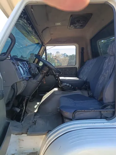 Vendo um Vw 18310