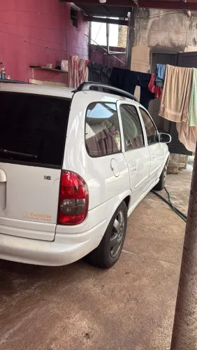 Chevrolet Corsa Wagon GLS 1.6 16V MPFI 4P 2000