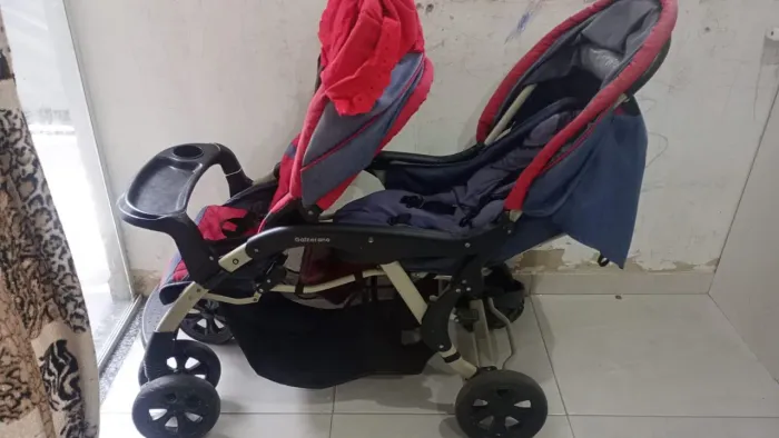 Vende se carrinho de gêmeos 