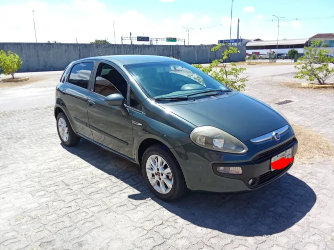 Fiat Punto Attractive 1.4 Fire Flex 8V 5P 2014