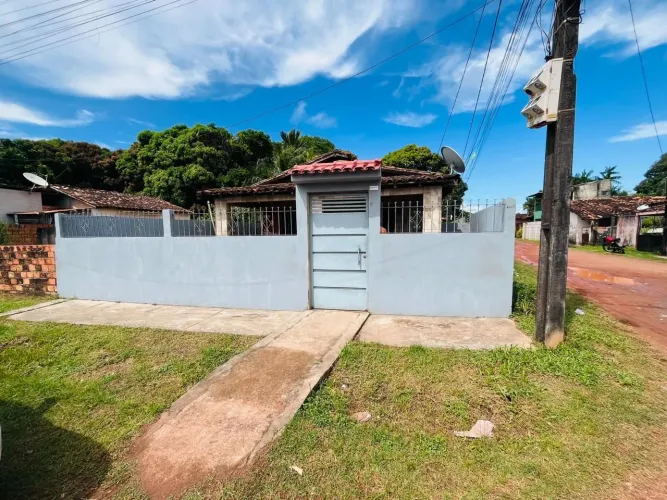 Vende-se Casa Bem Localizada em SALVATERRA 