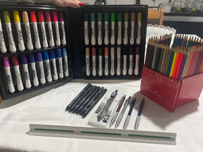 Kit de desenho e pintura profissional