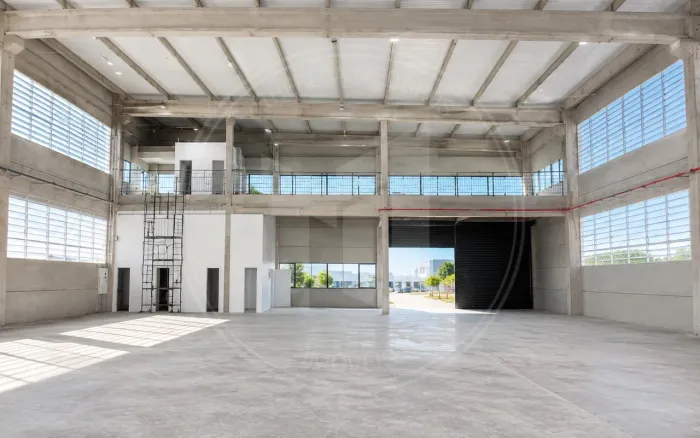 Galpão em Condomínio Fechado com 850m², Pé-Direito de 12m e Piso de 5t/m²  Vargem Grande P