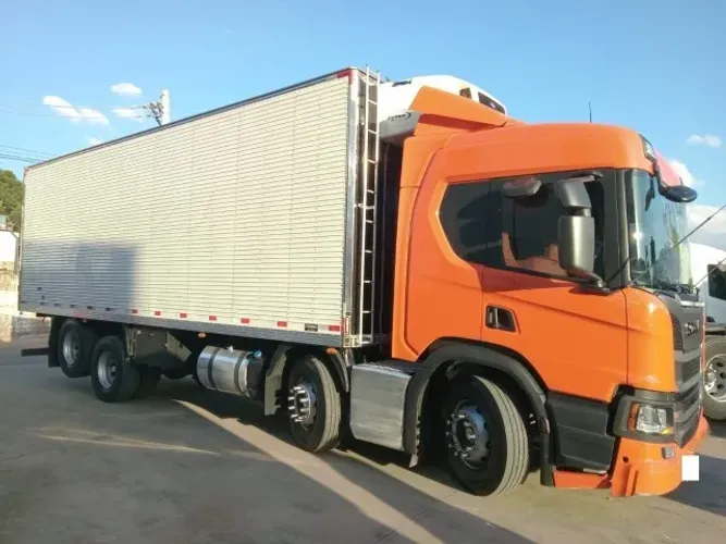 SCANIA P360 Bau Refrigerado 8X2 2022