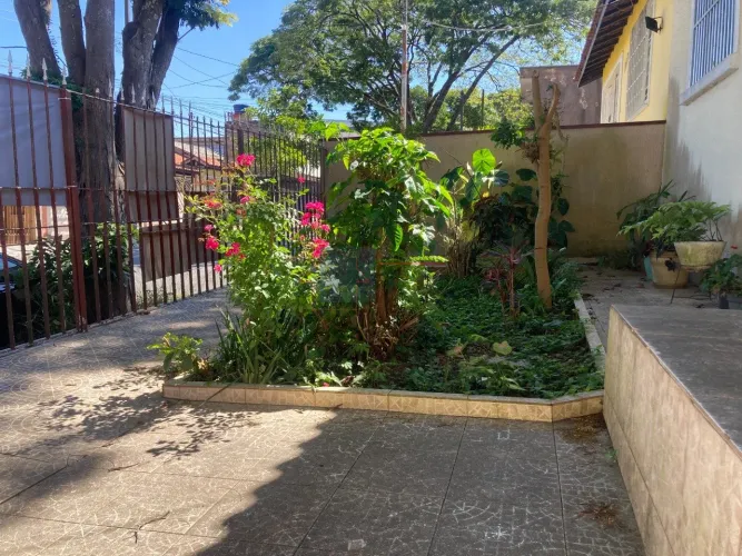 Casa à venda em Vila Santo Antônio - Zona Sul