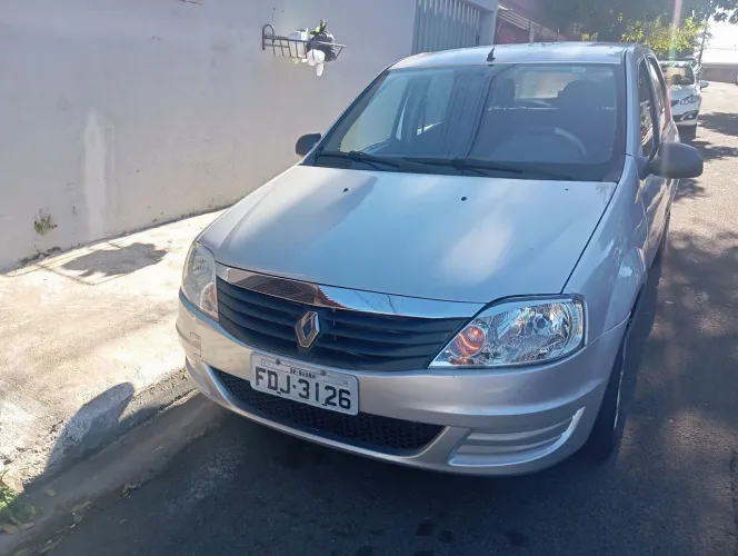 Renault Logan Authentique Hi-flex 1.0 16V 4P 2013