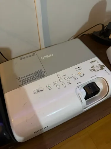 Projetor sucata w10 x24 acer117  x24 x14 para retirar peças 