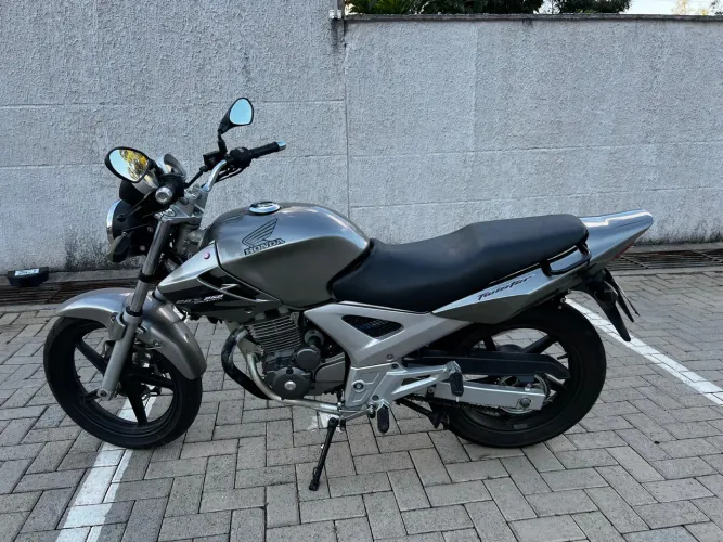 Vendo CBX TWISTER 2008
